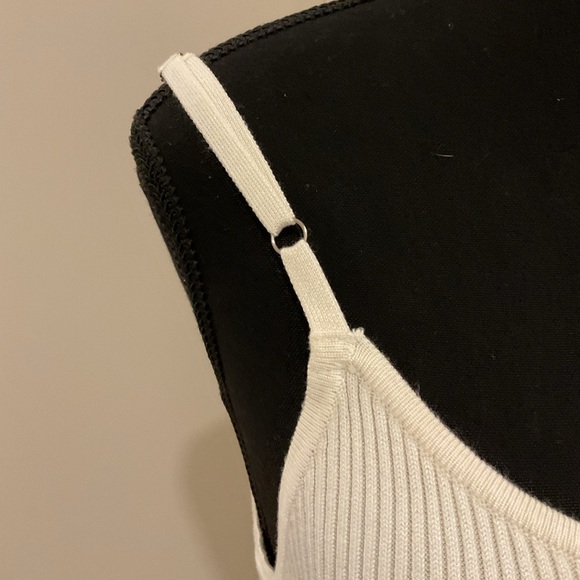 House of Harlow 1960 Off White sleeveless sweater dress with topper. - Picture 5 of 10